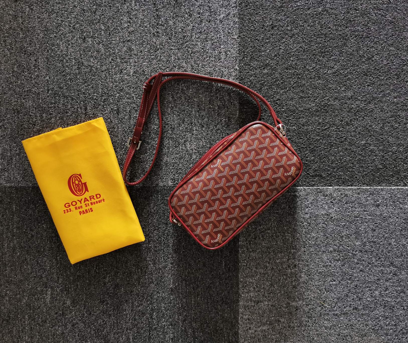 Cap-Vert Pm Bag 23cm Burgundy