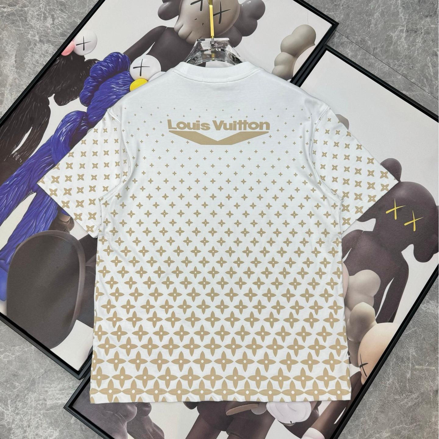 New short-sleeved round neck T-shirt