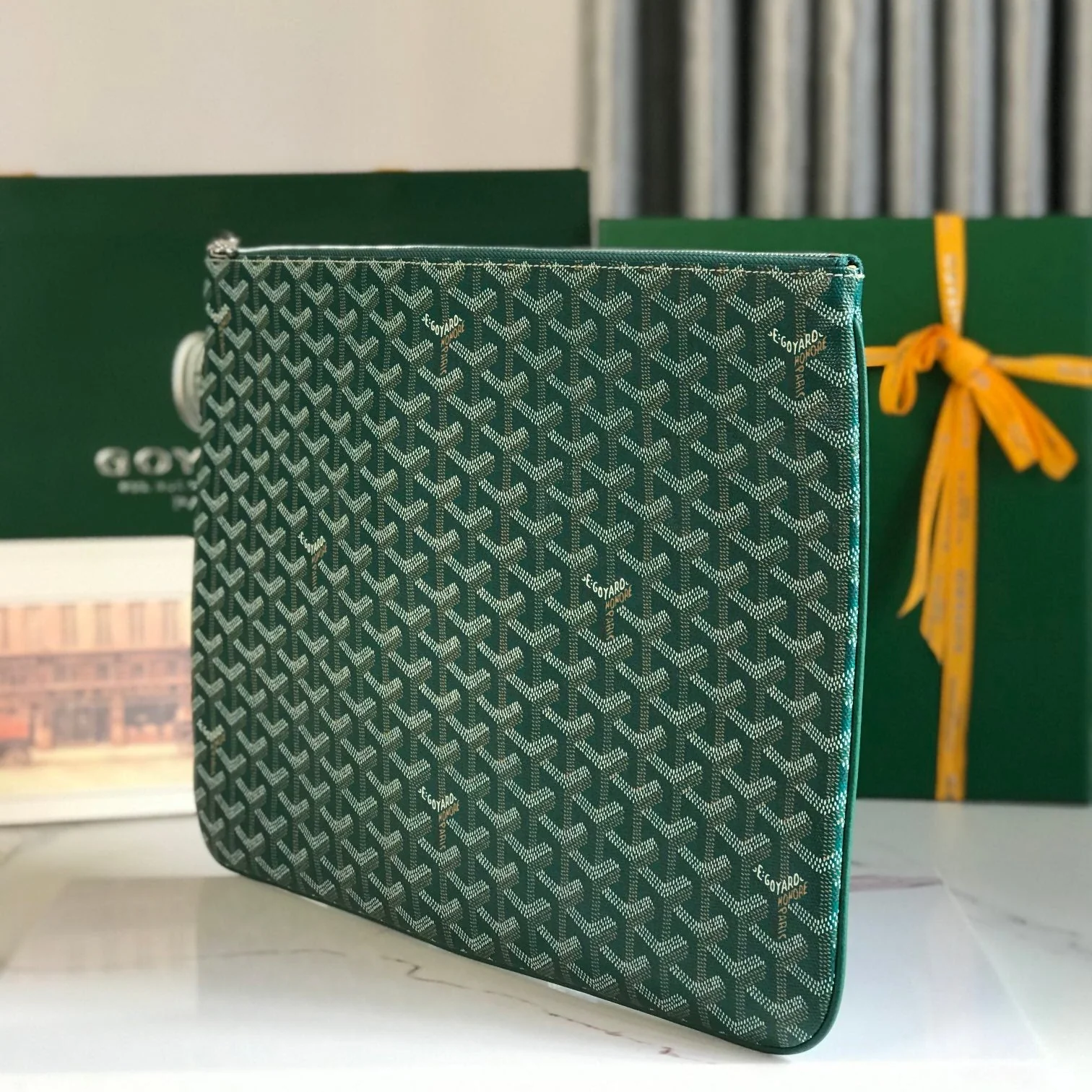 Pouch 40 In Green Canvas