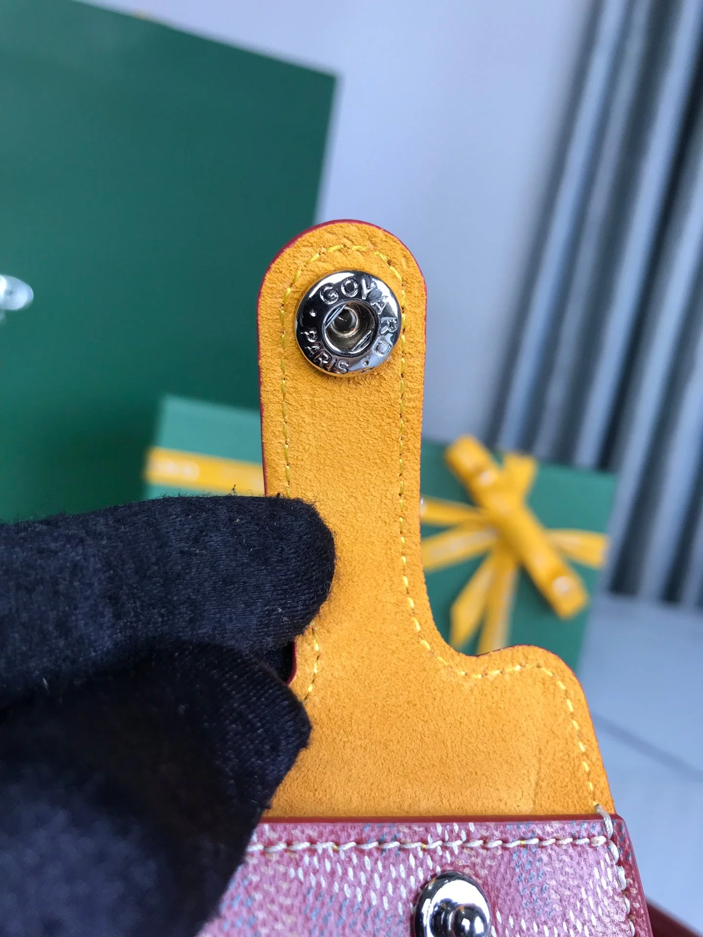 Gm Case 18 In Red Canvas