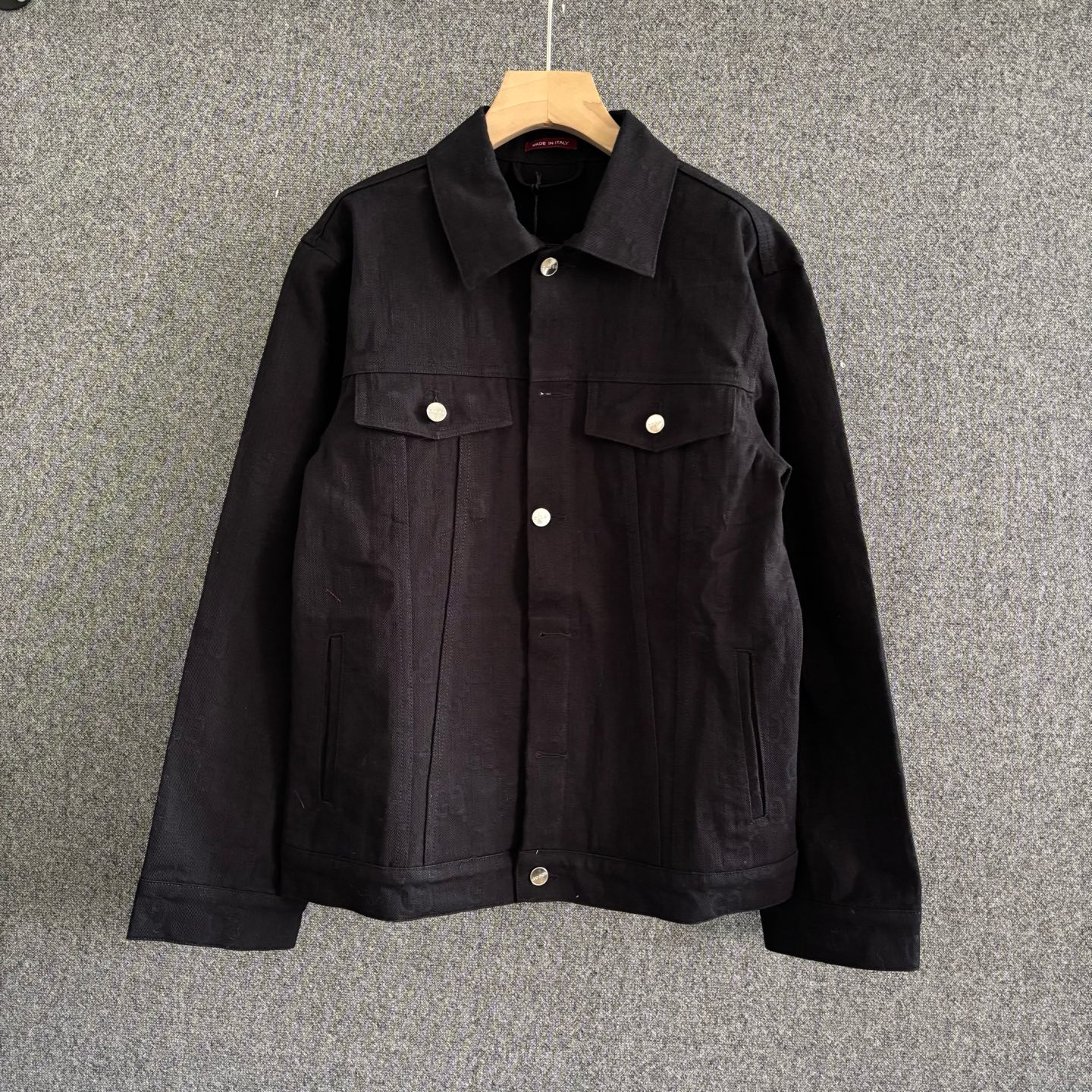 Embossed denim long-sleeved jacket