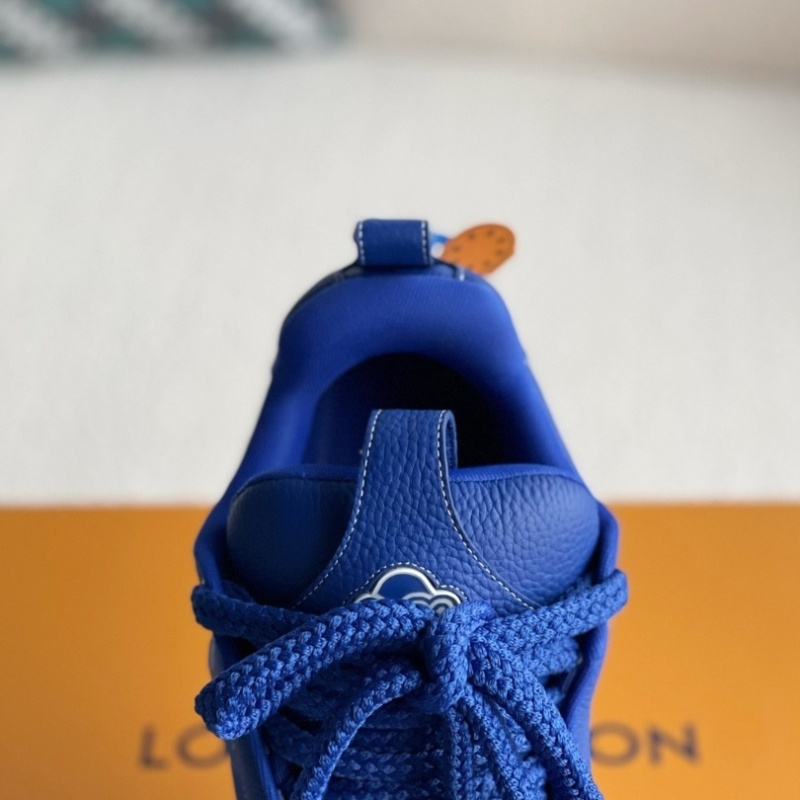 Blue skateboard sneakers