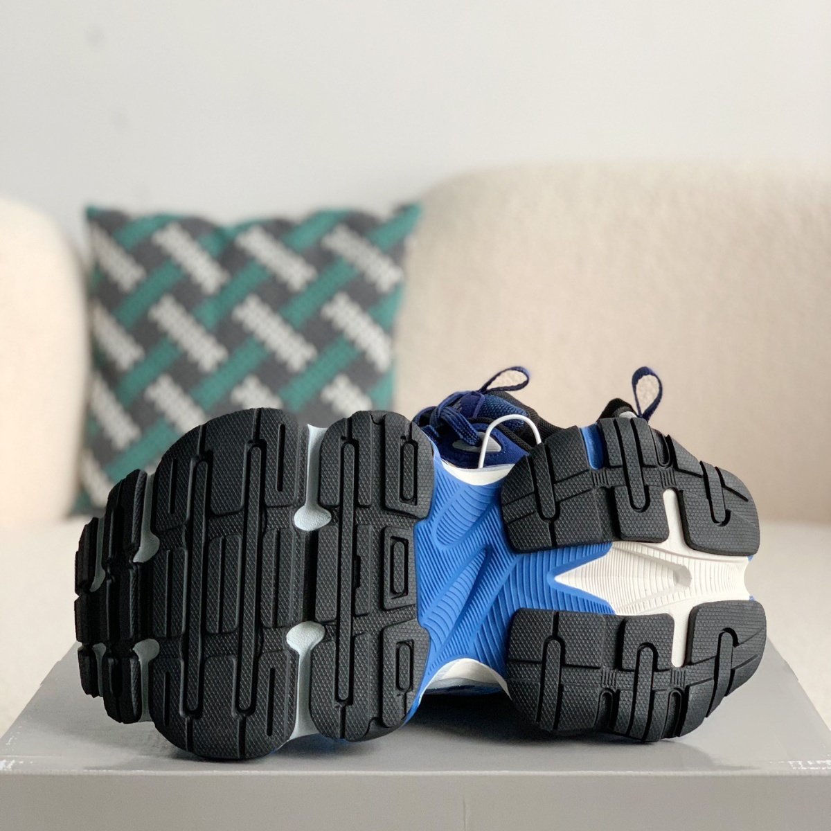 Balenciaga Cargo Sneakers in Blue/White