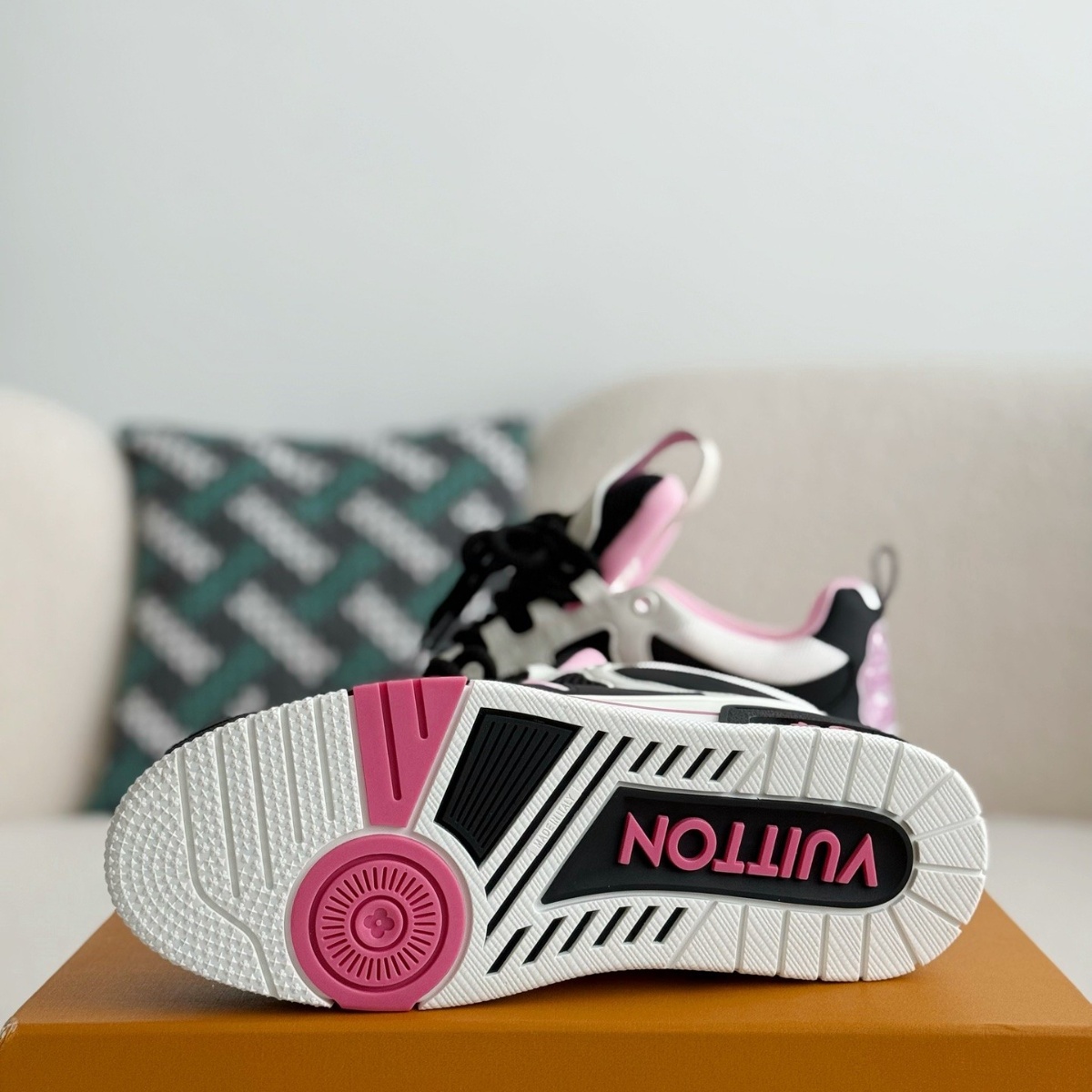 Black and pink couple sneakers
