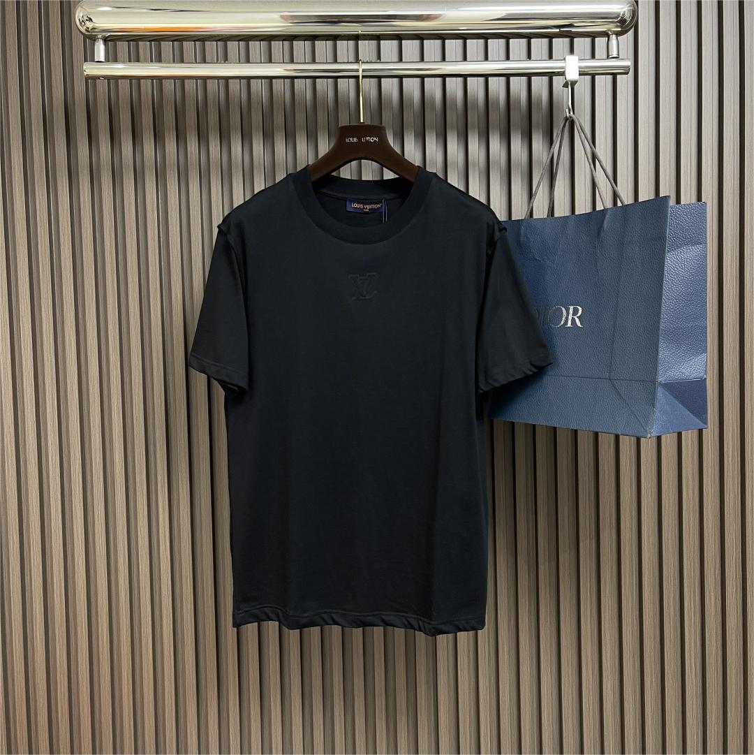 Embossed short-sleeved T-shirt