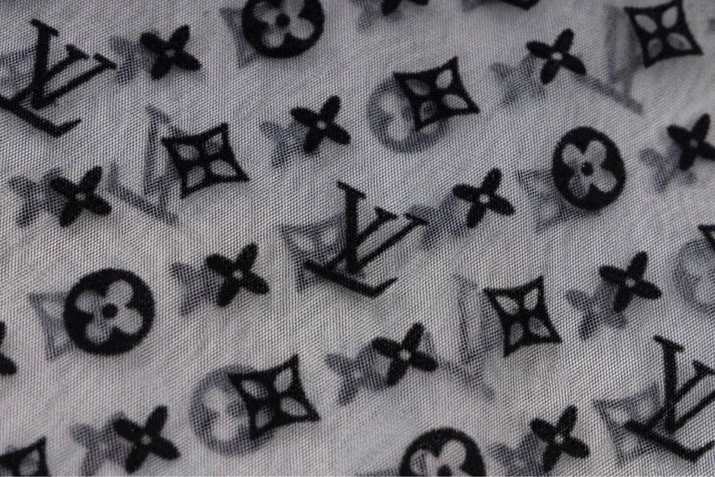 Overlapping black and white mesh T-shirt