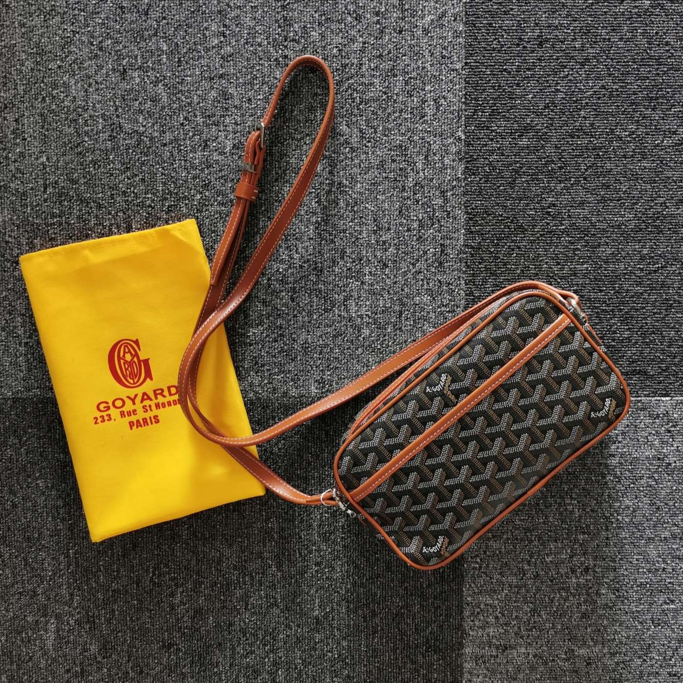 Cap-Vert Pm Bag 23cm Black Tan