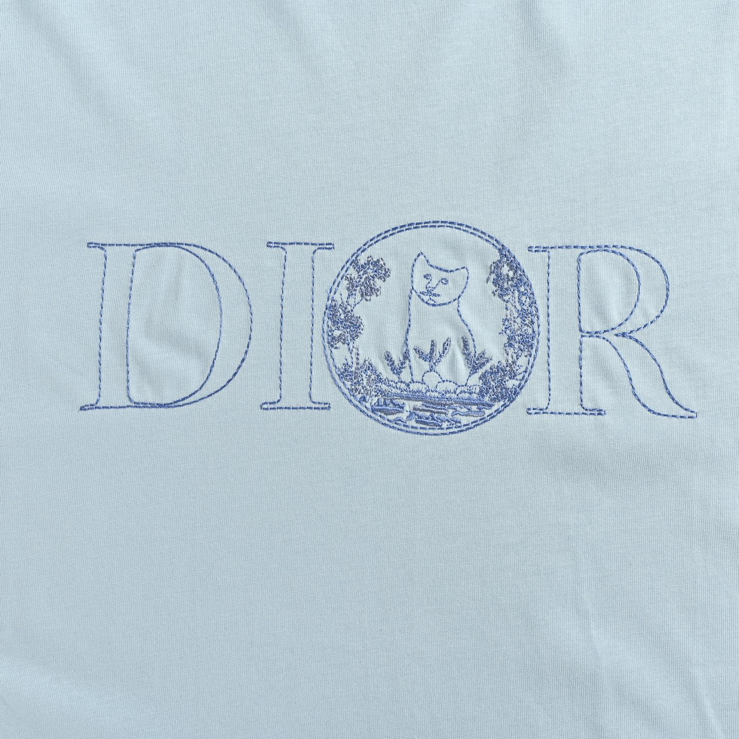 Cat embroidered T-shirt