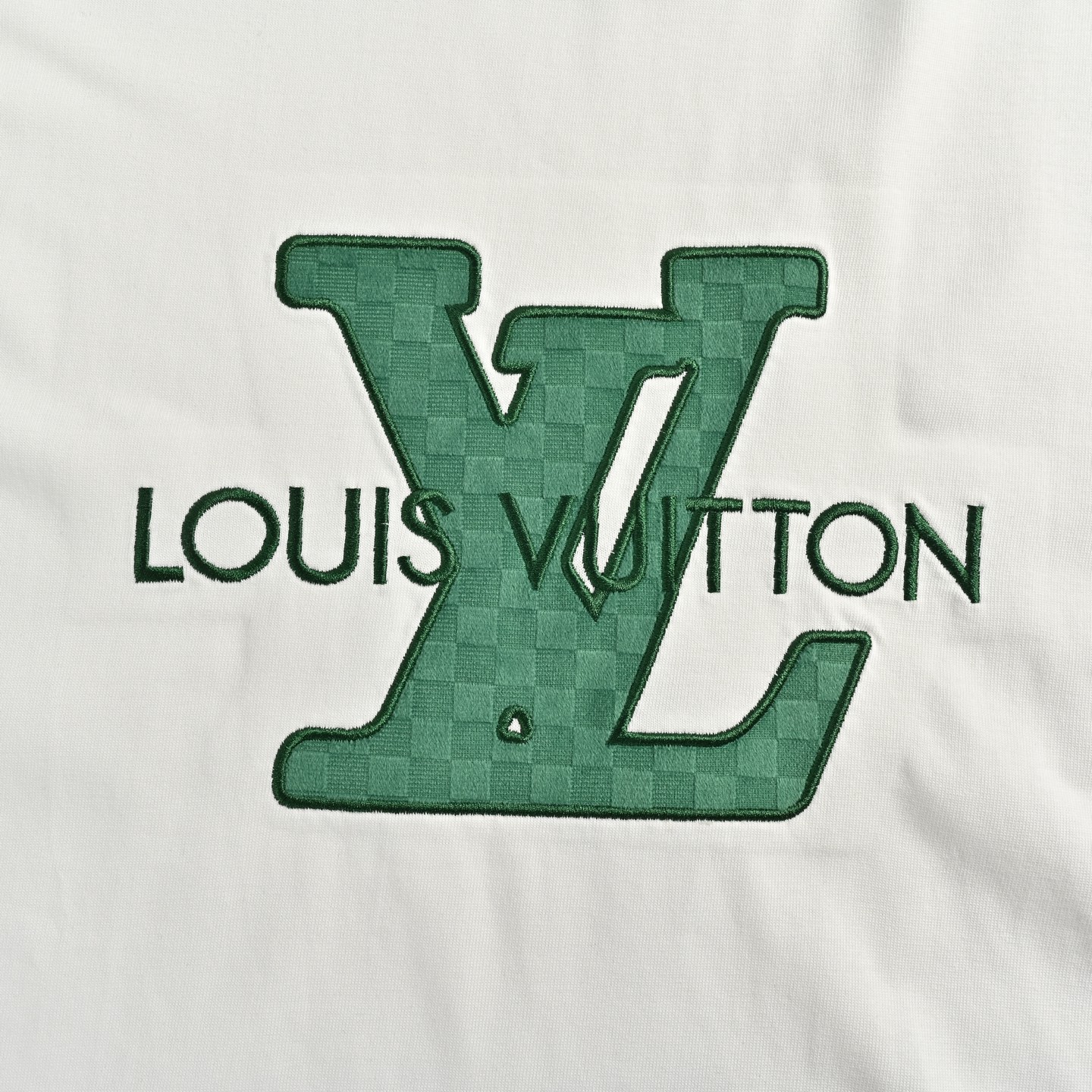 Patch lettering embroidered T-shirt