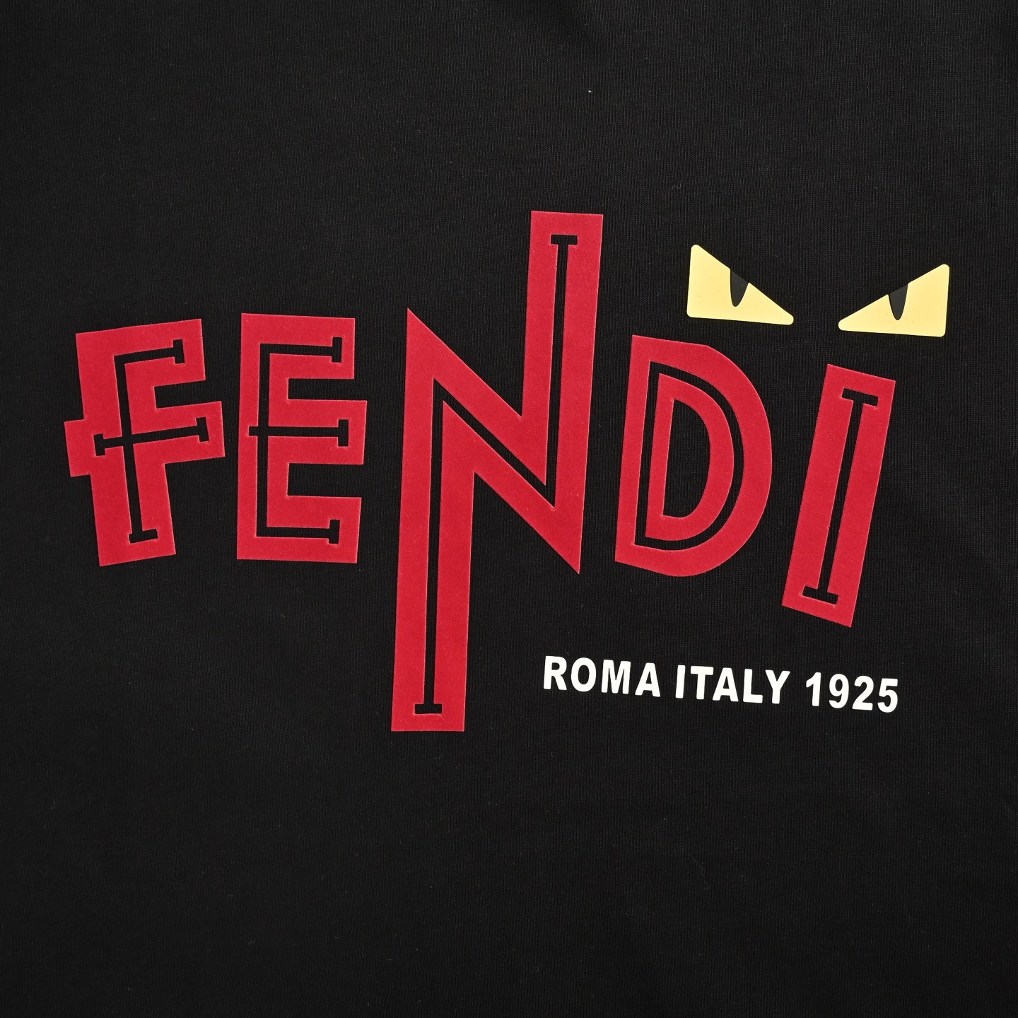 Short-sleeved T-shirt with lettering logo print