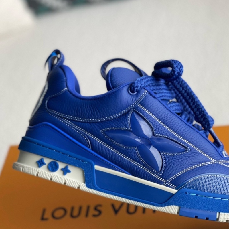 Blue skateboard sneakers