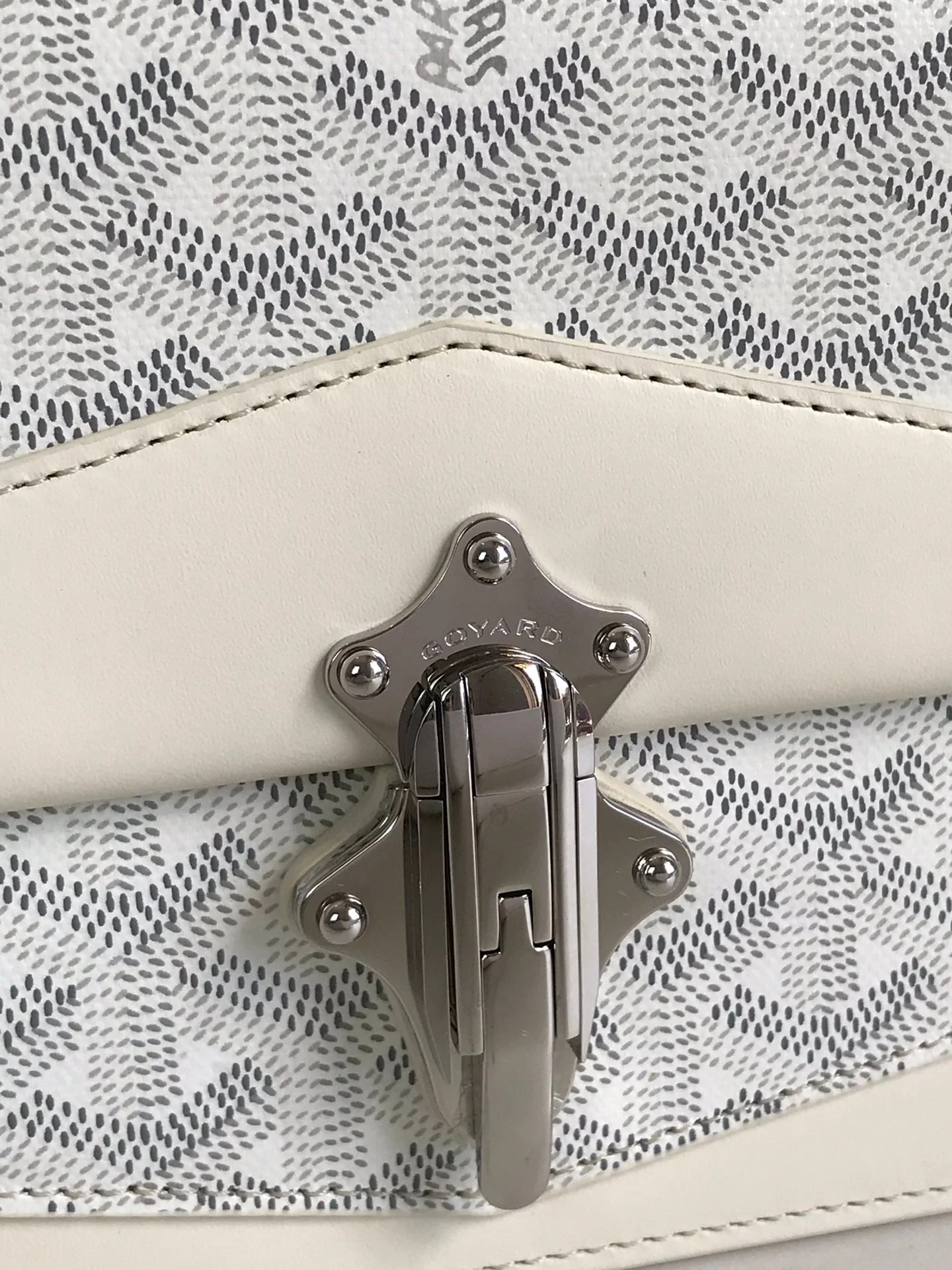 25 In White Canvas And Smooth Calfskin