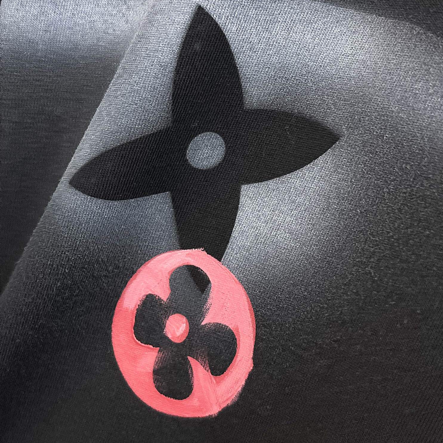 Hand-painted fashionable T-shirts