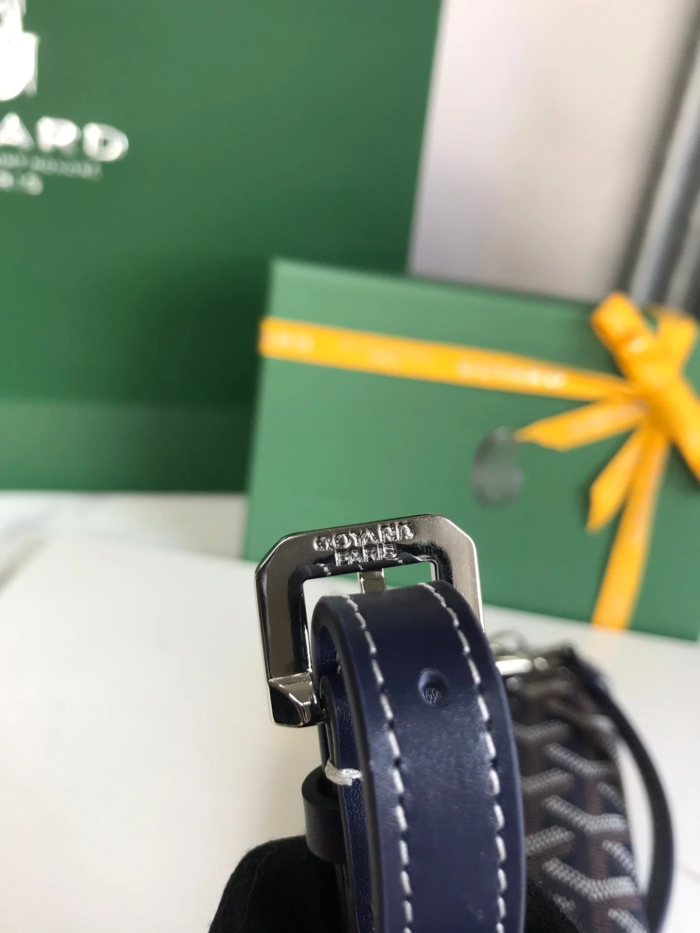 Gm Case 18 In Navy Canvas