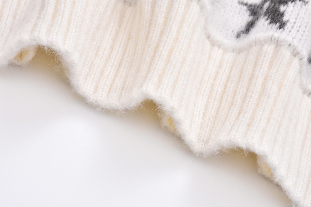 Star wool sweater
