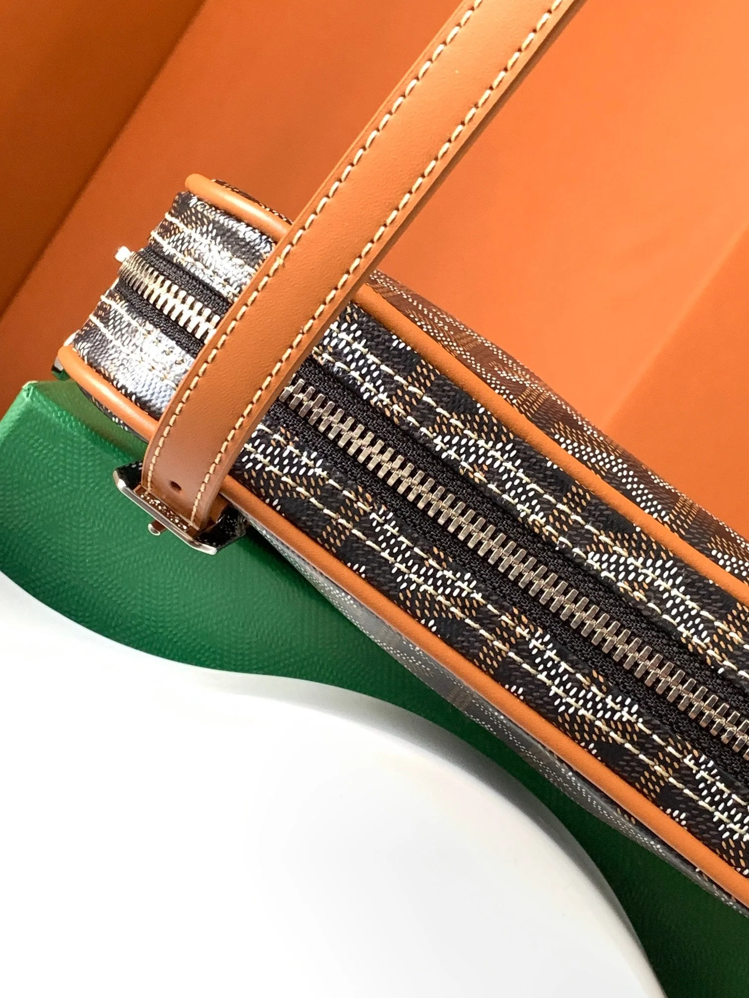 Toast Bag 21cm Black Tan