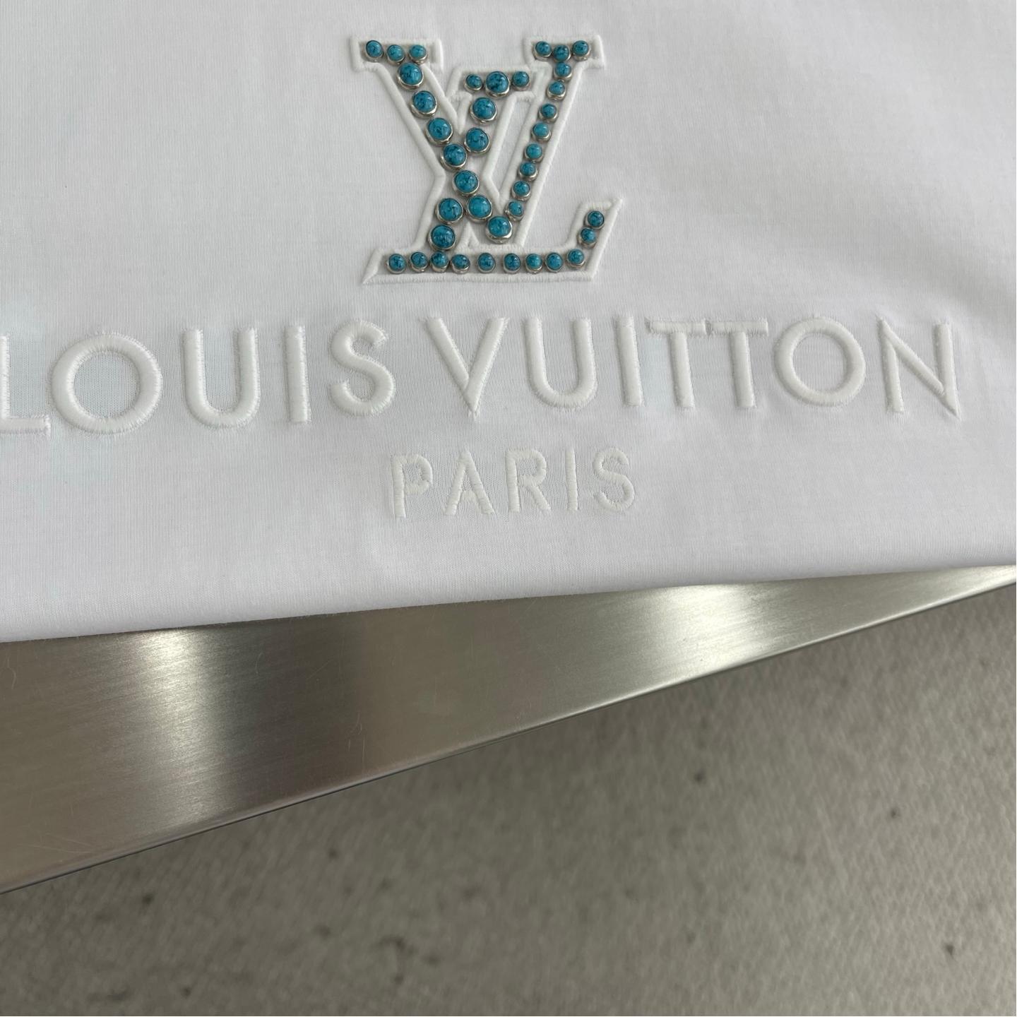 Emerald embroidered T-shirt