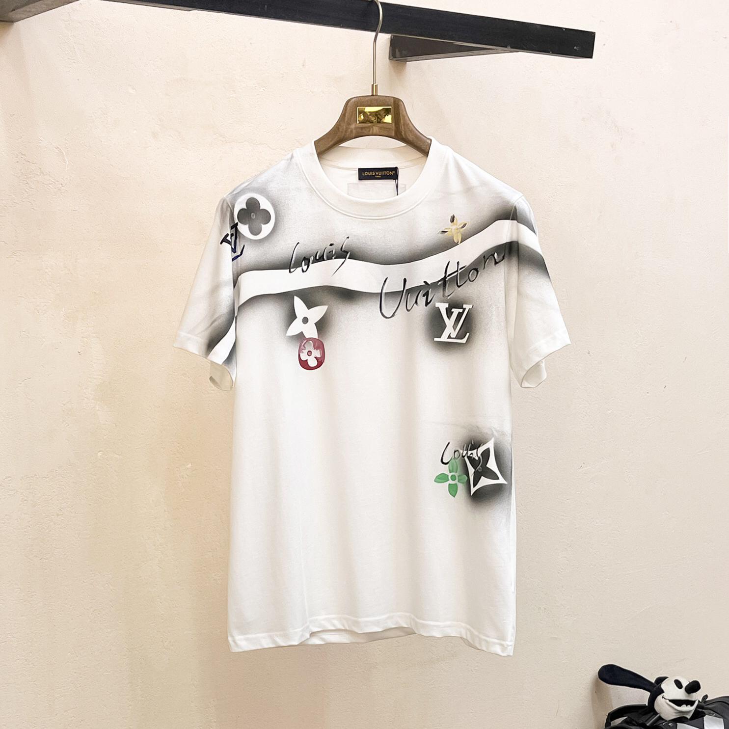 Hand-painted fashionable T-shirts
