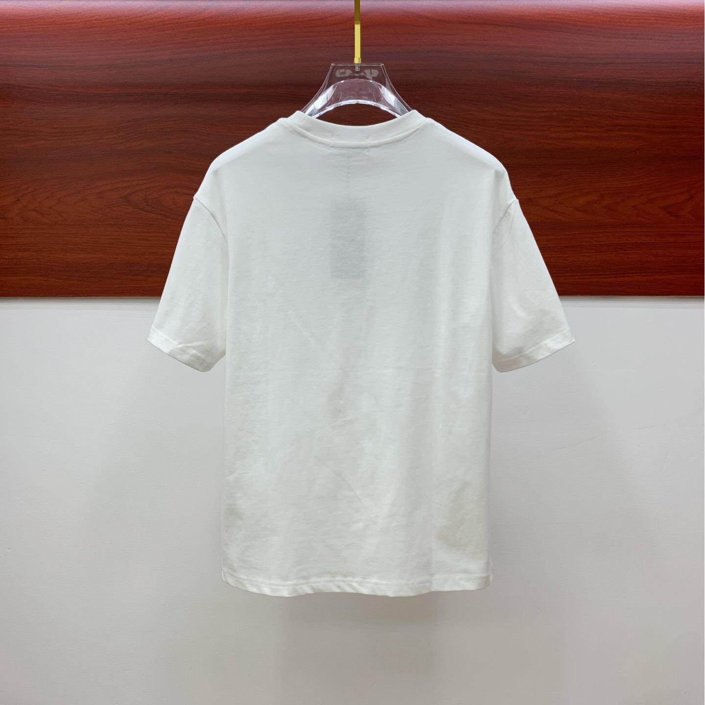 T-shirt with embroidered neckline