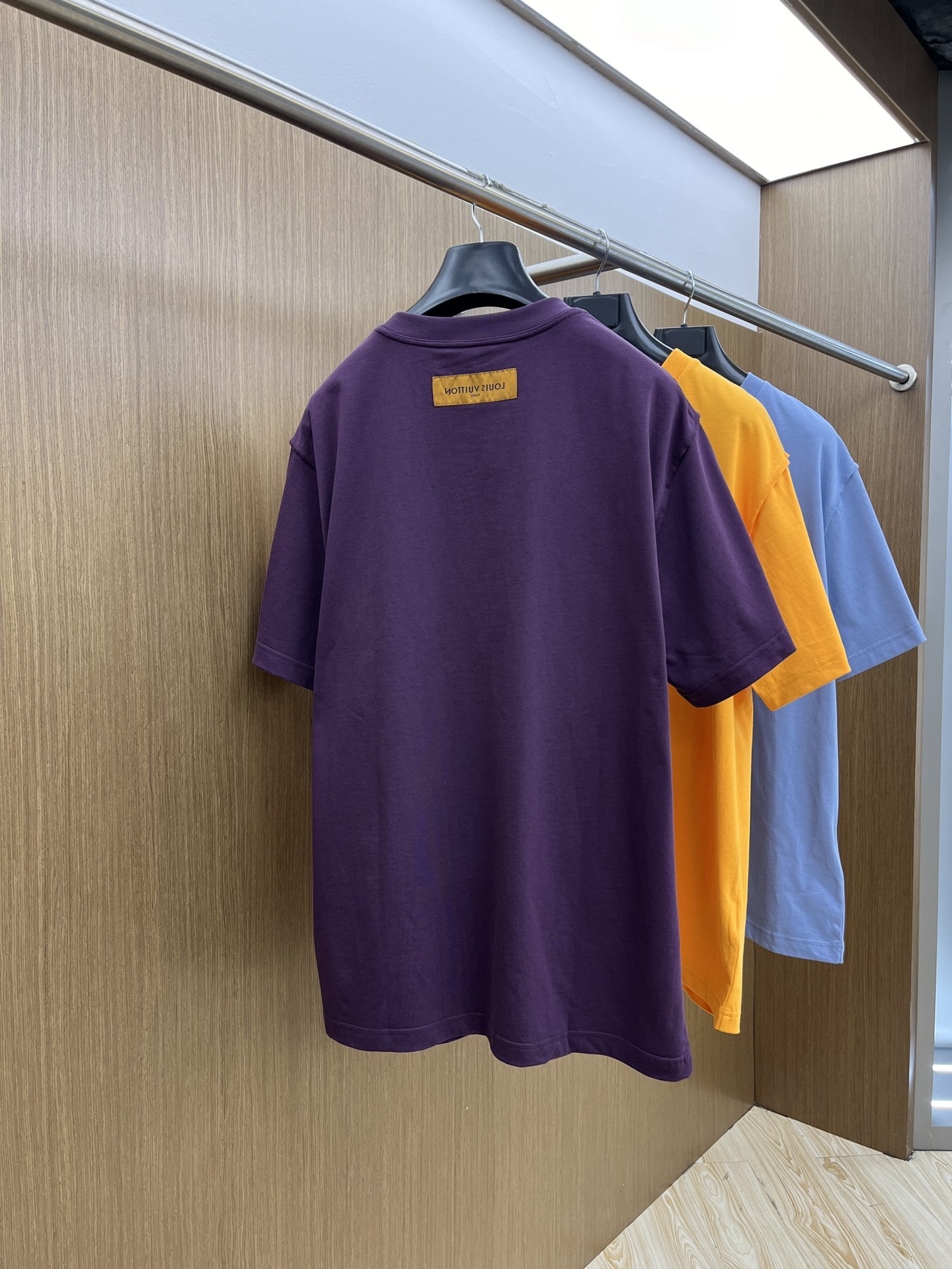 Chest Embossed Letter Short Sleeve T-Shirt