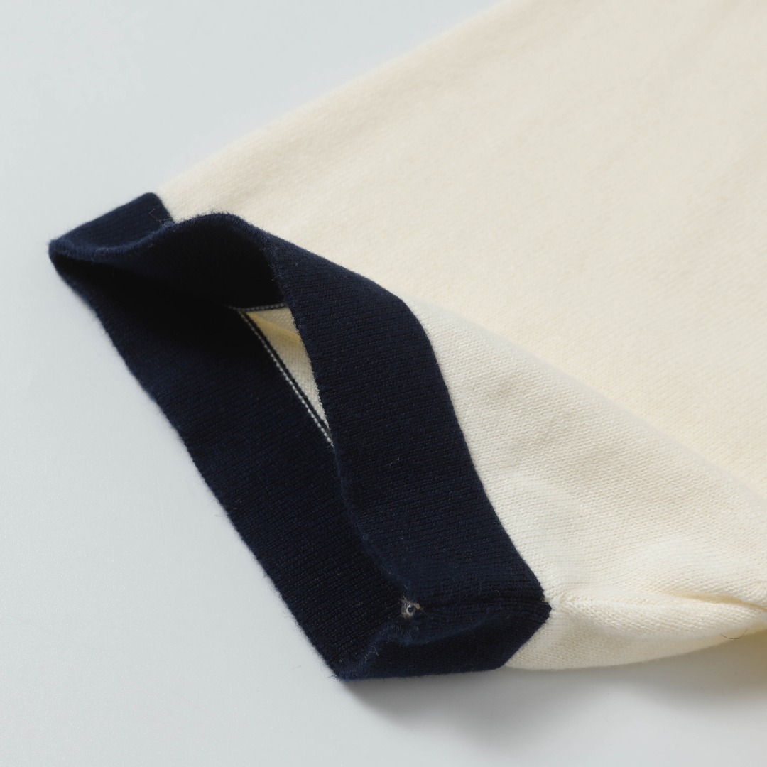 Pocket embroidered small logo knitted Polo