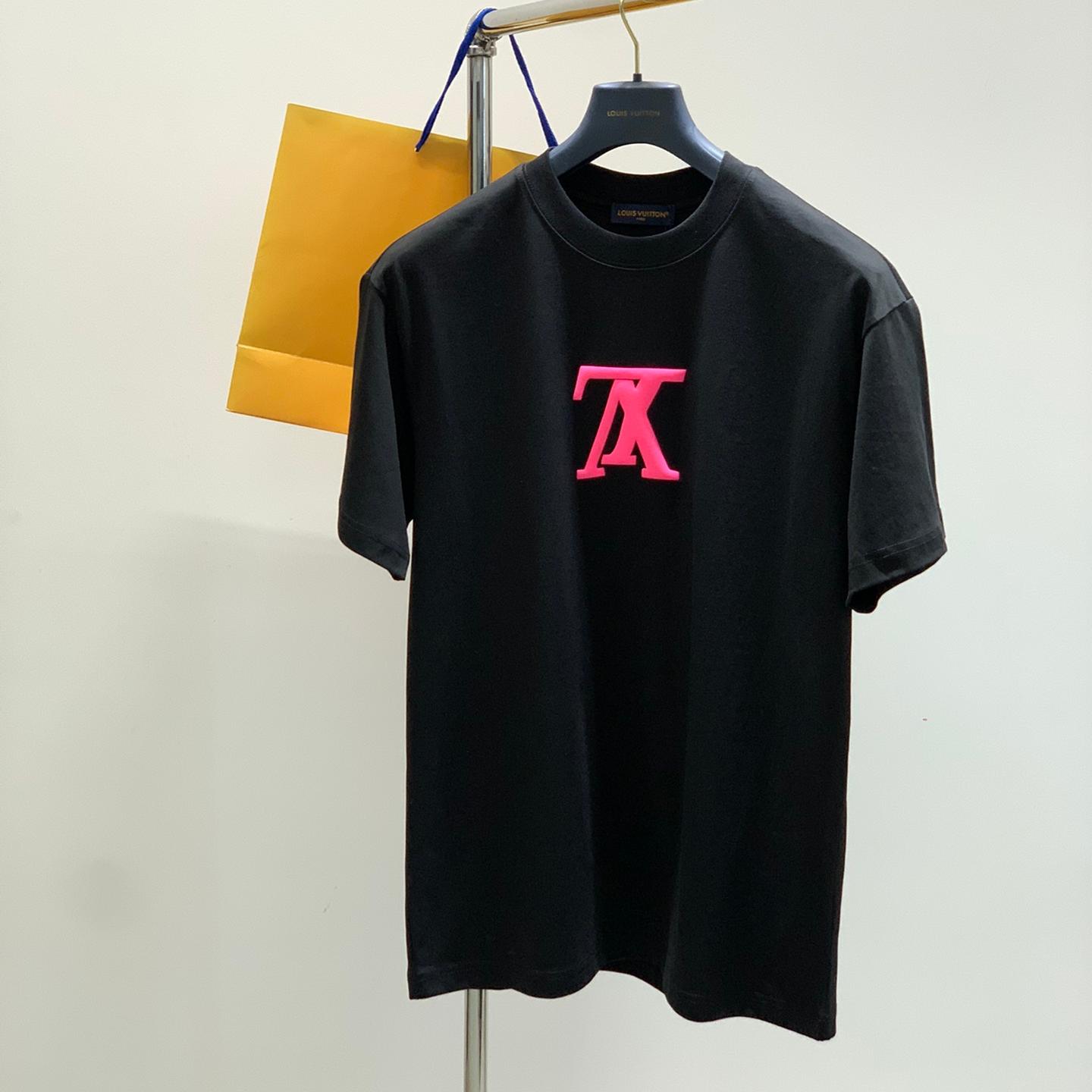 Casual crew neck T-shirt