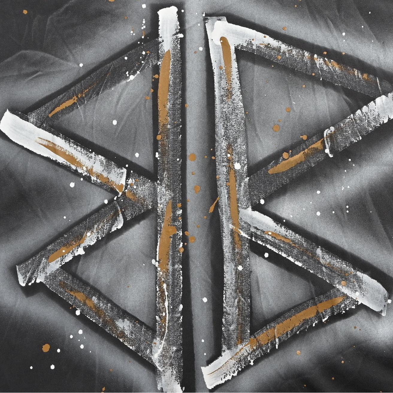 Hand-painted lettering washed T-shirt