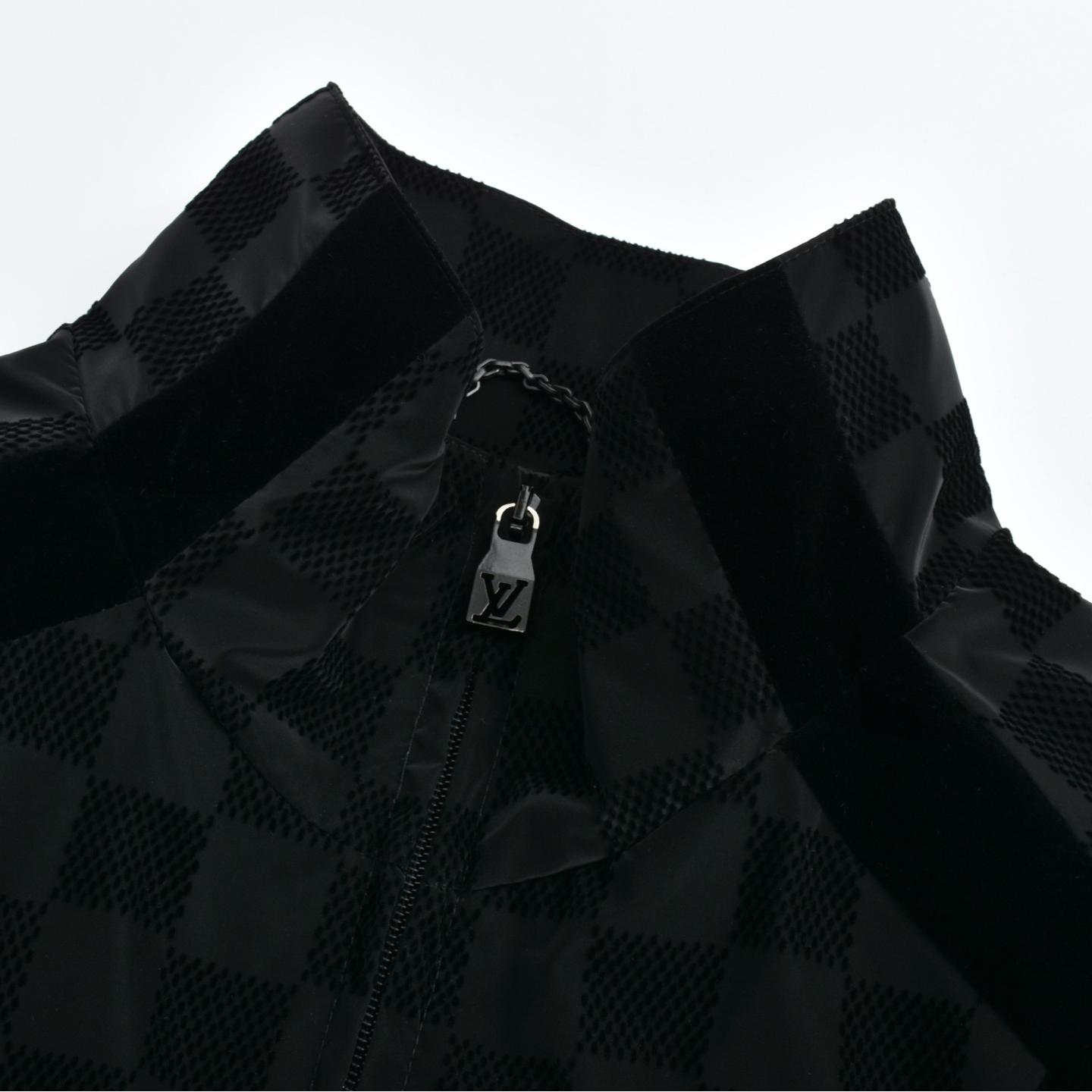 Checkerboard lettering flocked jacket