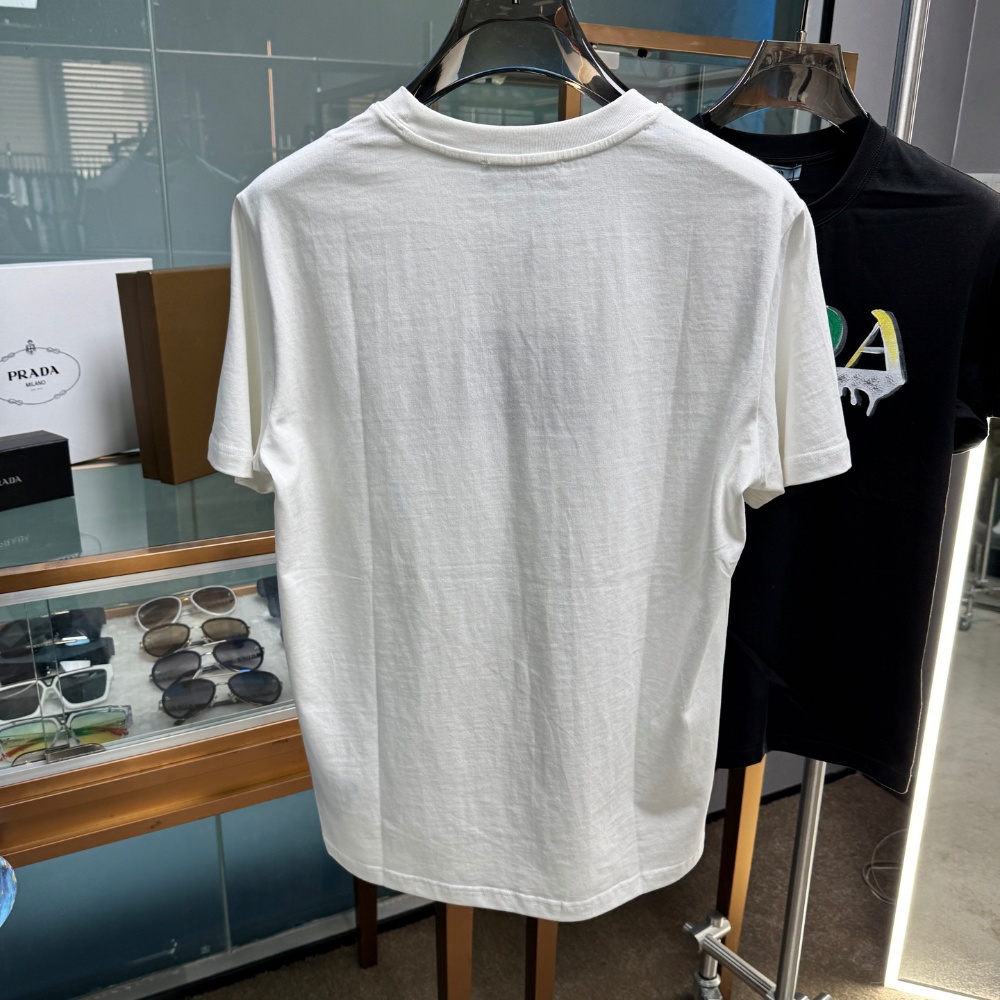 Personalized Graffiti Letter Print T-shirt