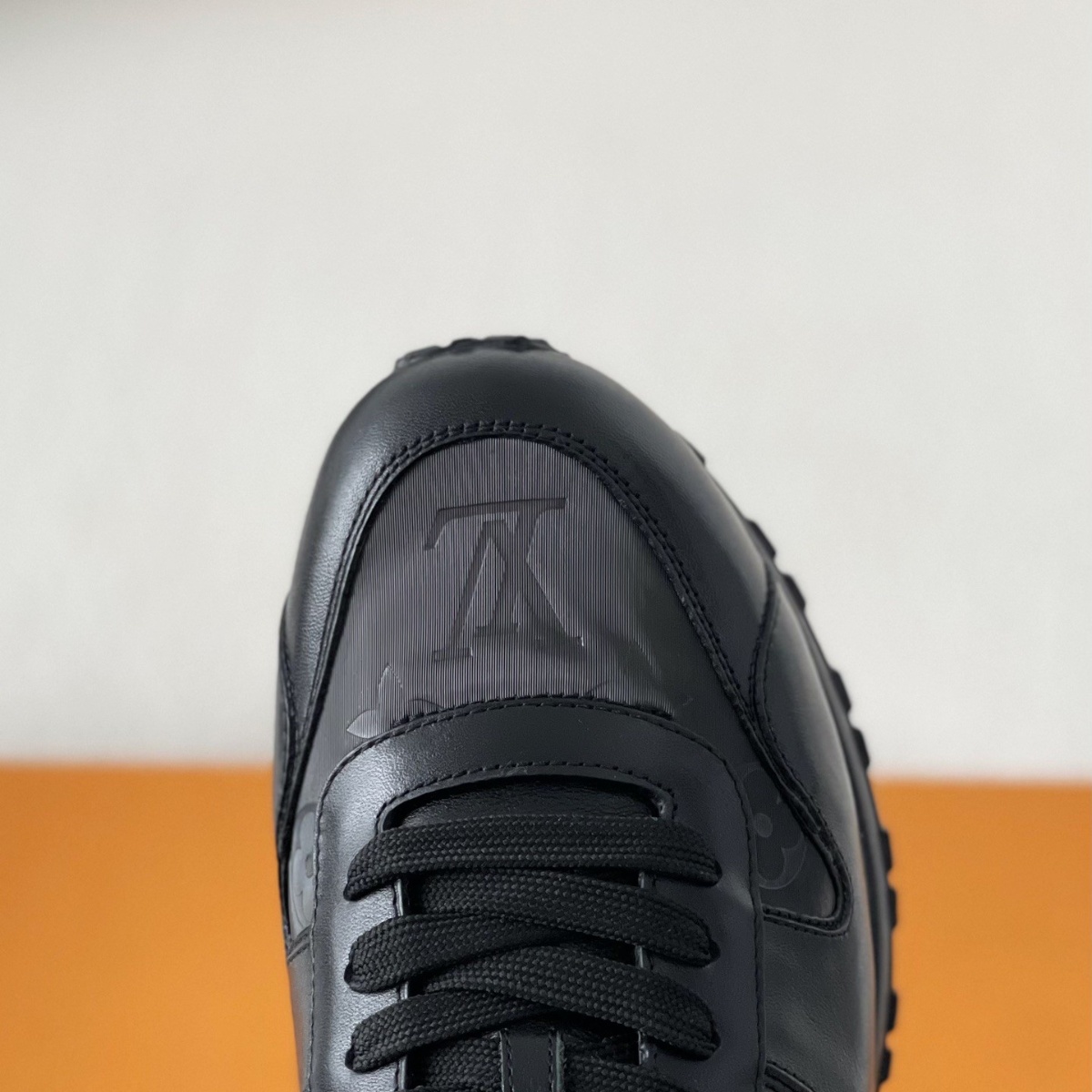 Run Away lridescent Black Men's