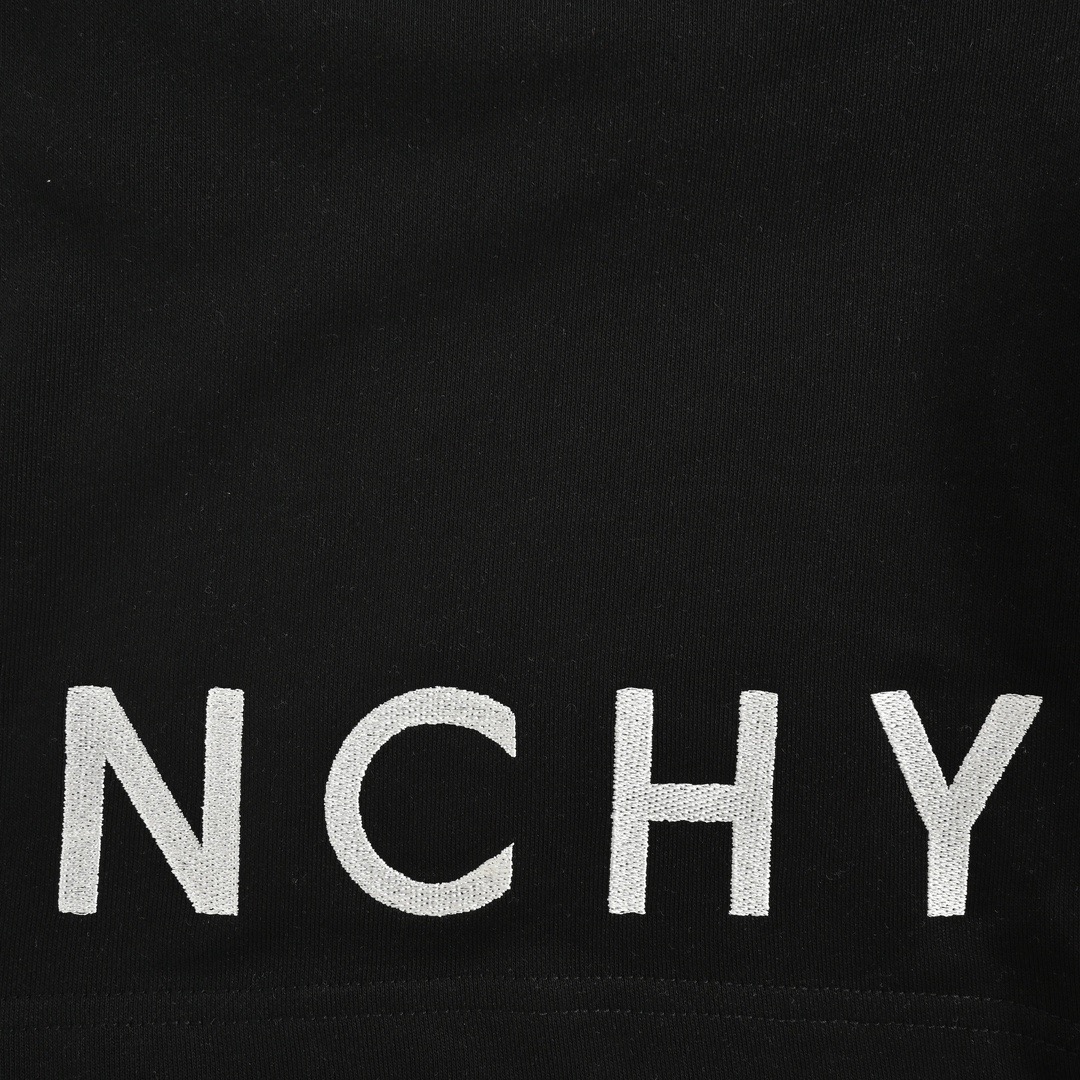 4G laminated print shorts