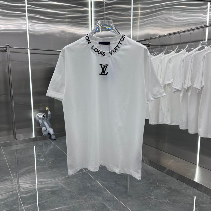 New Collar Pattern Embroidered T-shirt