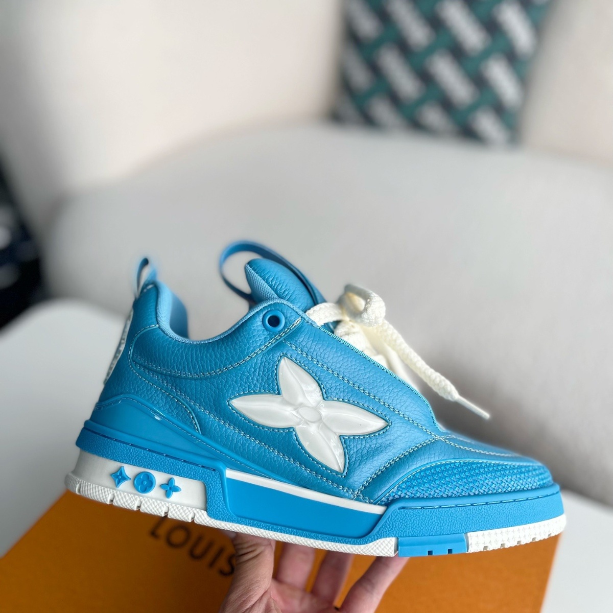 Blue men's sports shoes