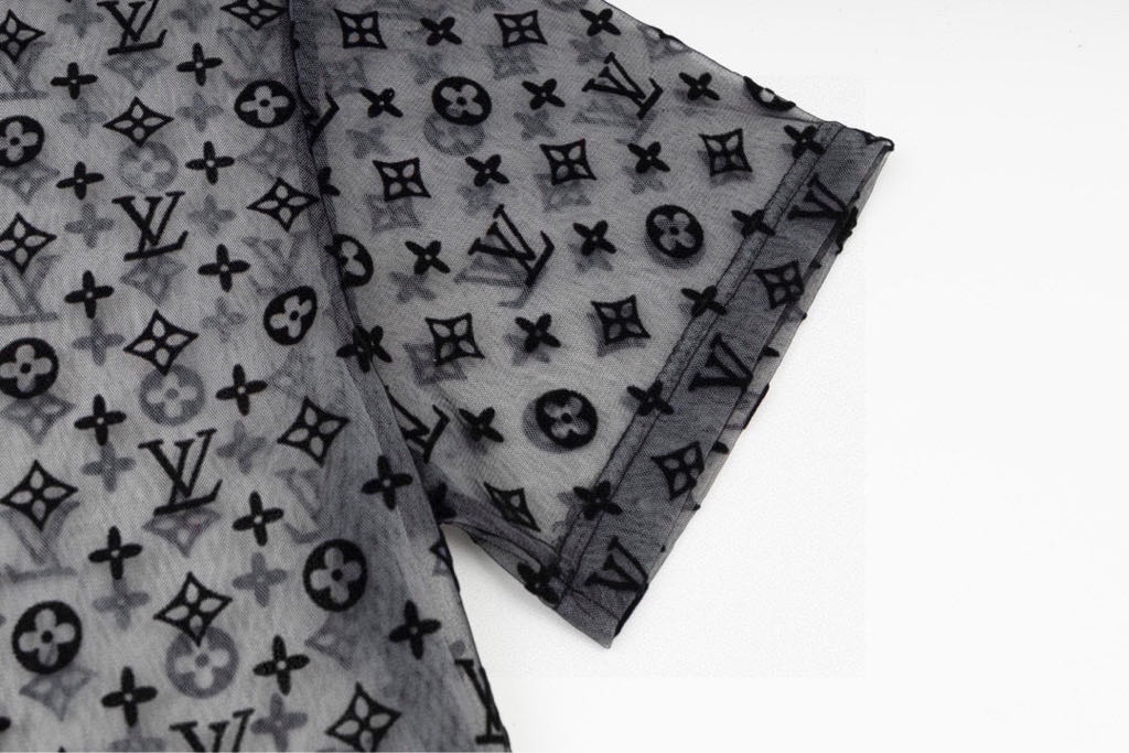 Overlapping black and white mesh T-shirt