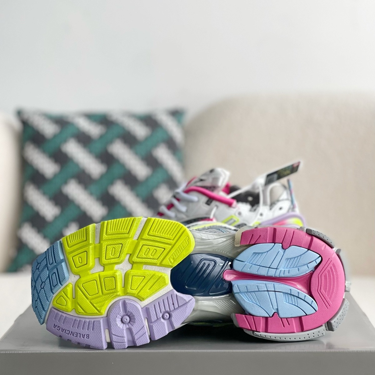 Runner rubber and mesh sneakers