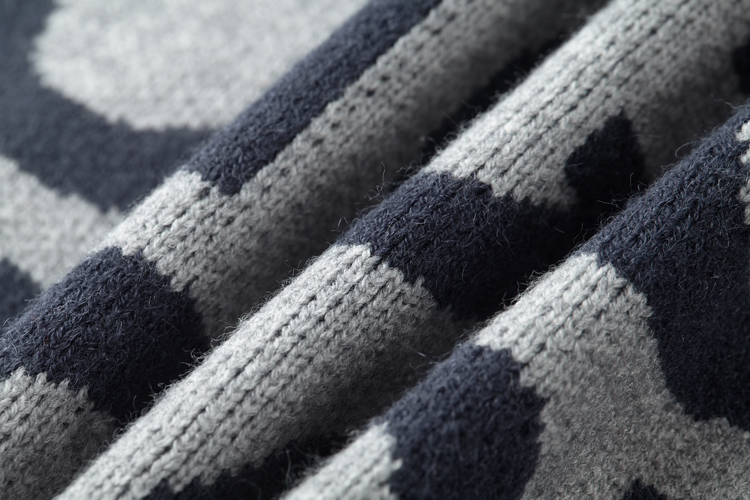 Guc 24SS intarsia all-over print sweater