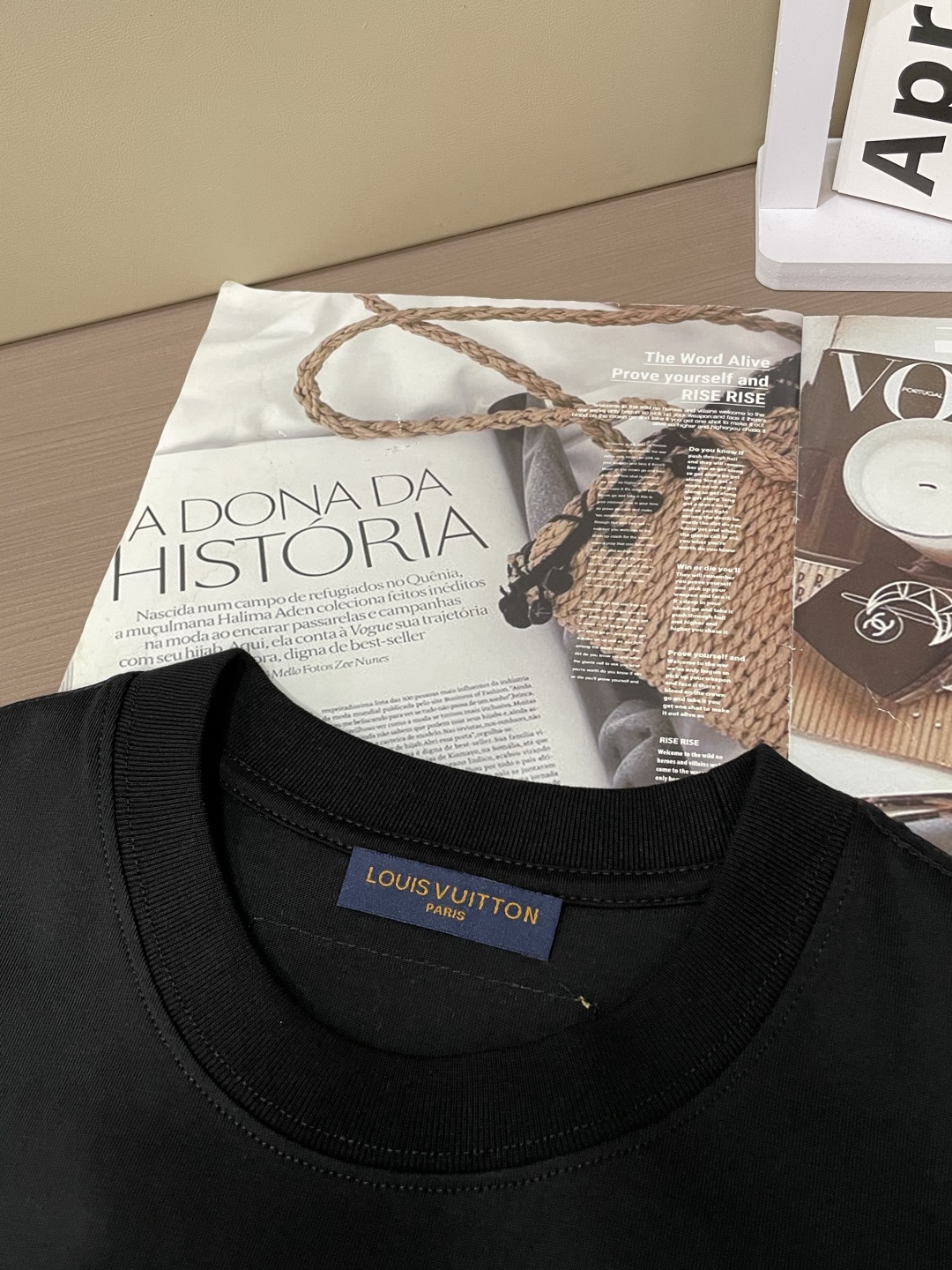 Latest short-sleeved round neck T-shirt