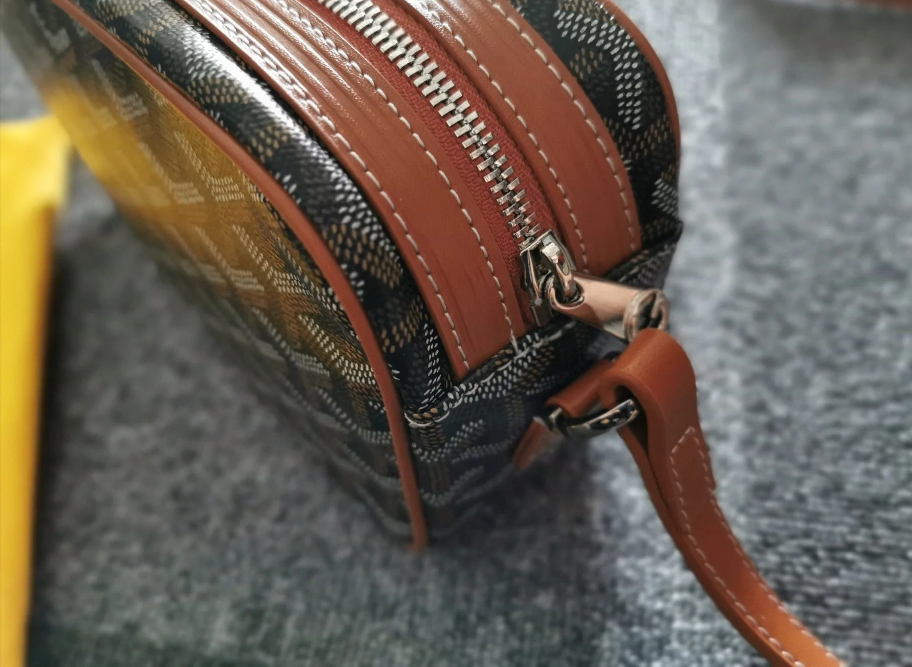 Cap-Vert Pm Bag 23cm Black Tan