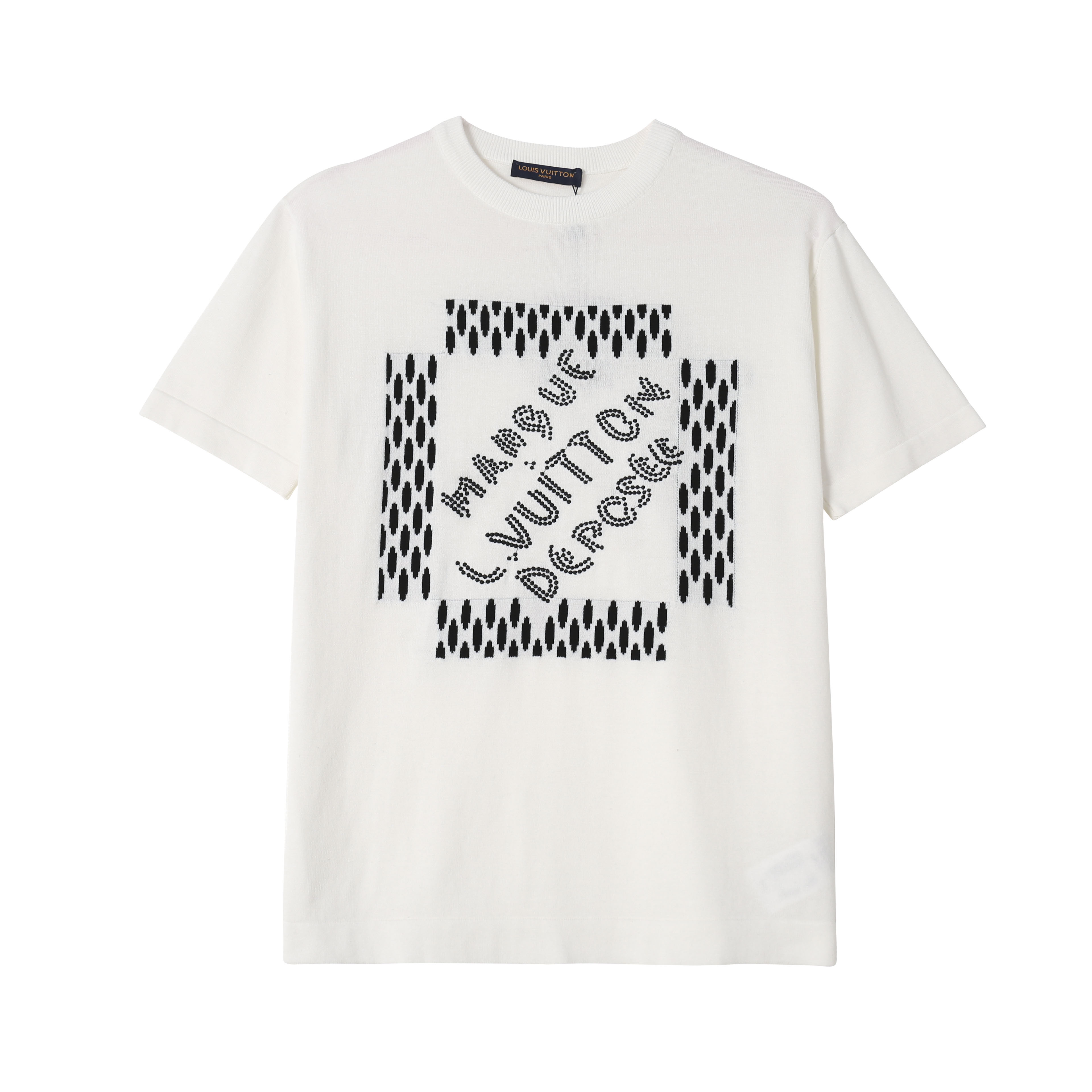 3D embroidered T-shirt