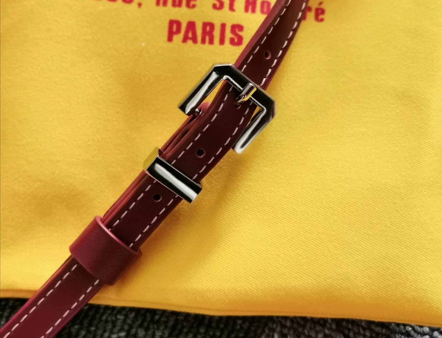 Cap-Vert Pm Bag 23cm Burgundy