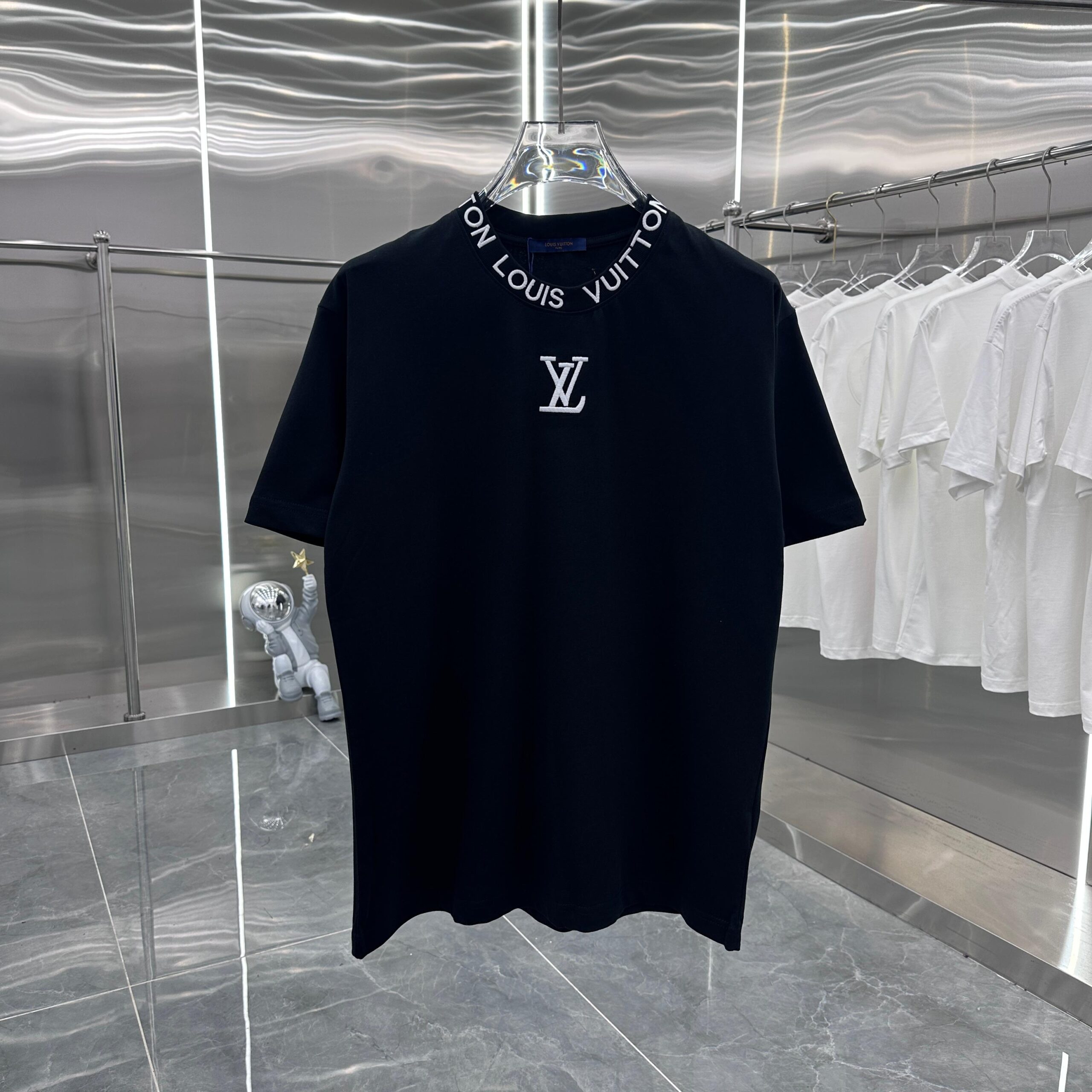 New Collar Pattern Embroidered T-shirt