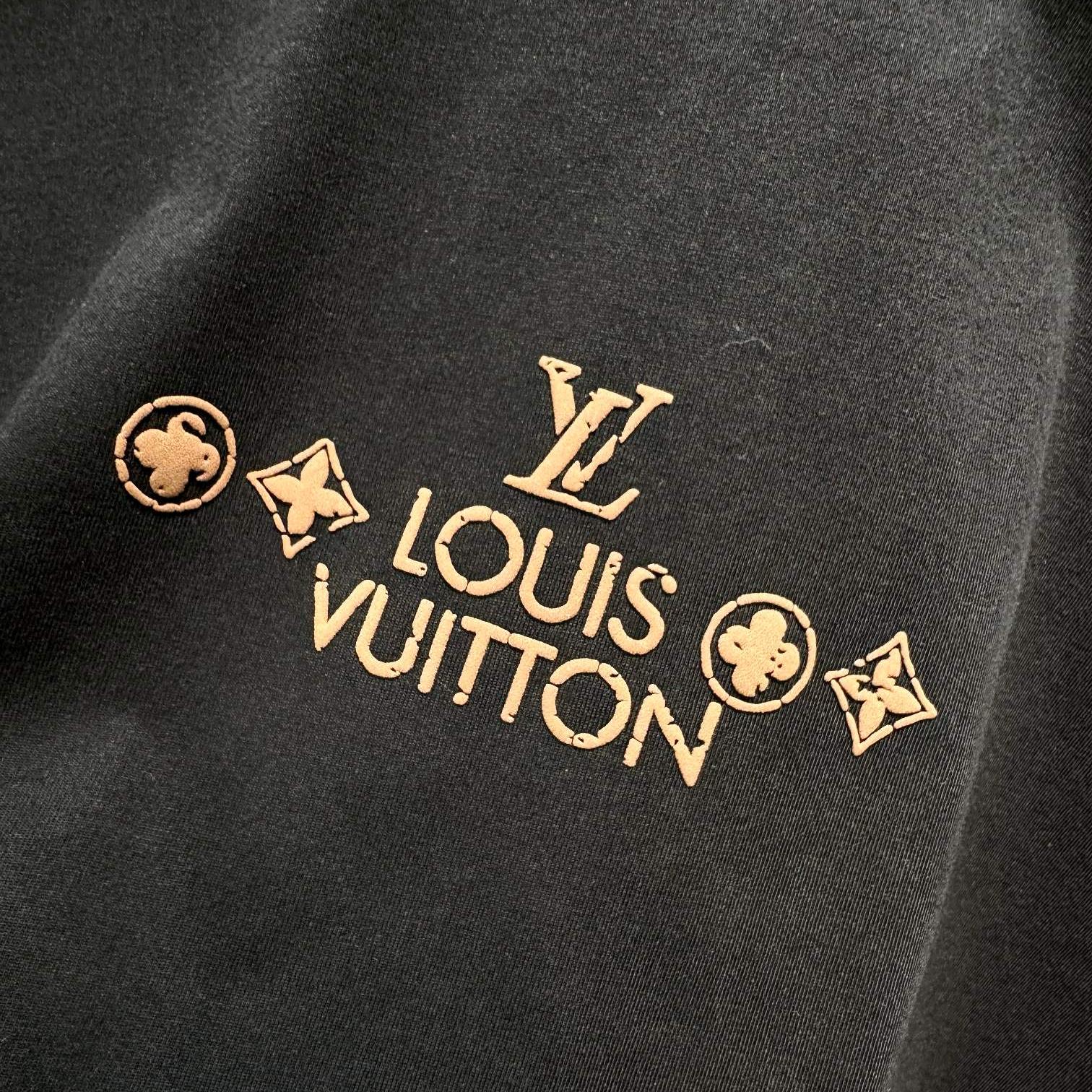 Distressed washed short-sleeved T-shirt