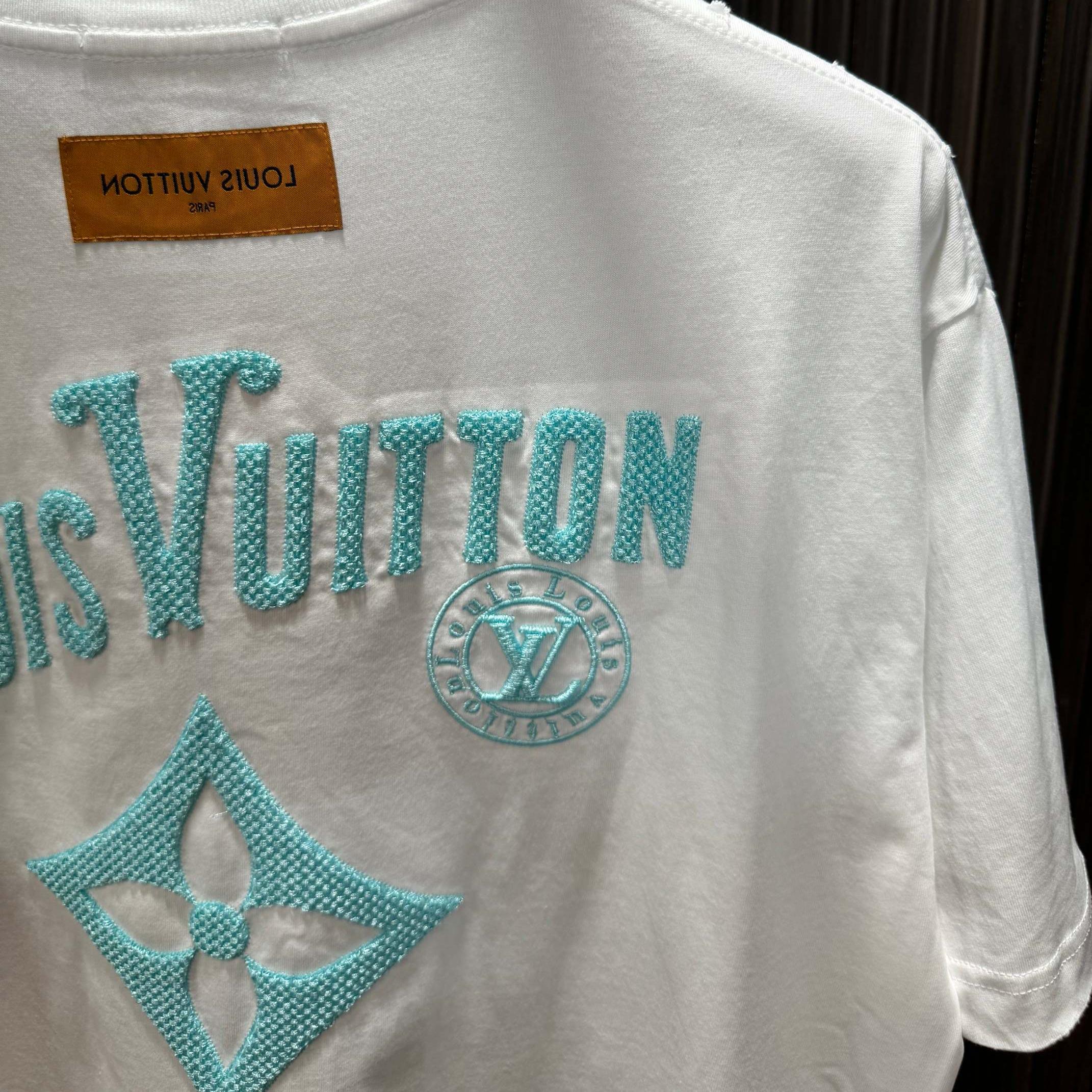 Embroidered round neck short-sleeved T-shirt