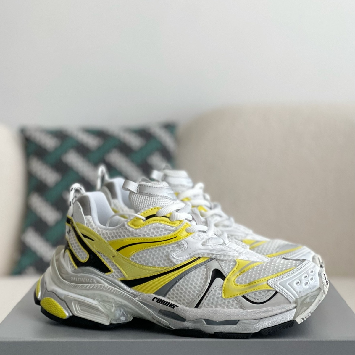 Men's Yellow Runner Metallic Sneakers