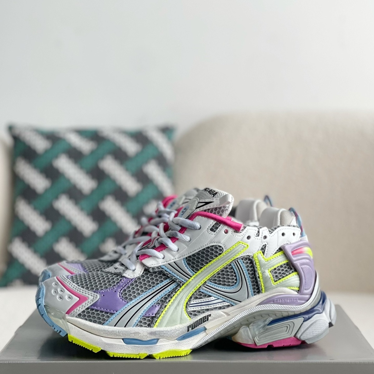 Runner rubber and mesh sneakers