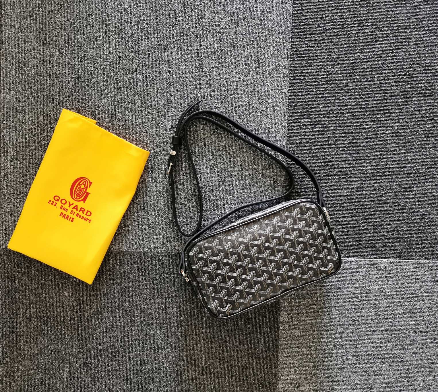 Cap-Vert Pm Bag 23cm Black