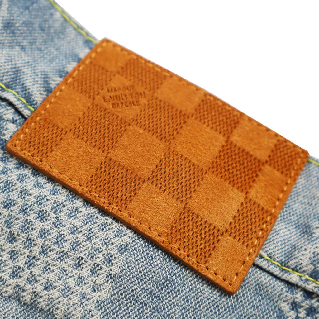 Checkered denim short-sleeved shots