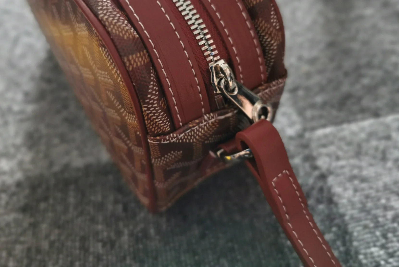 Cap-Vert Pm Bag 23cm Burgundy