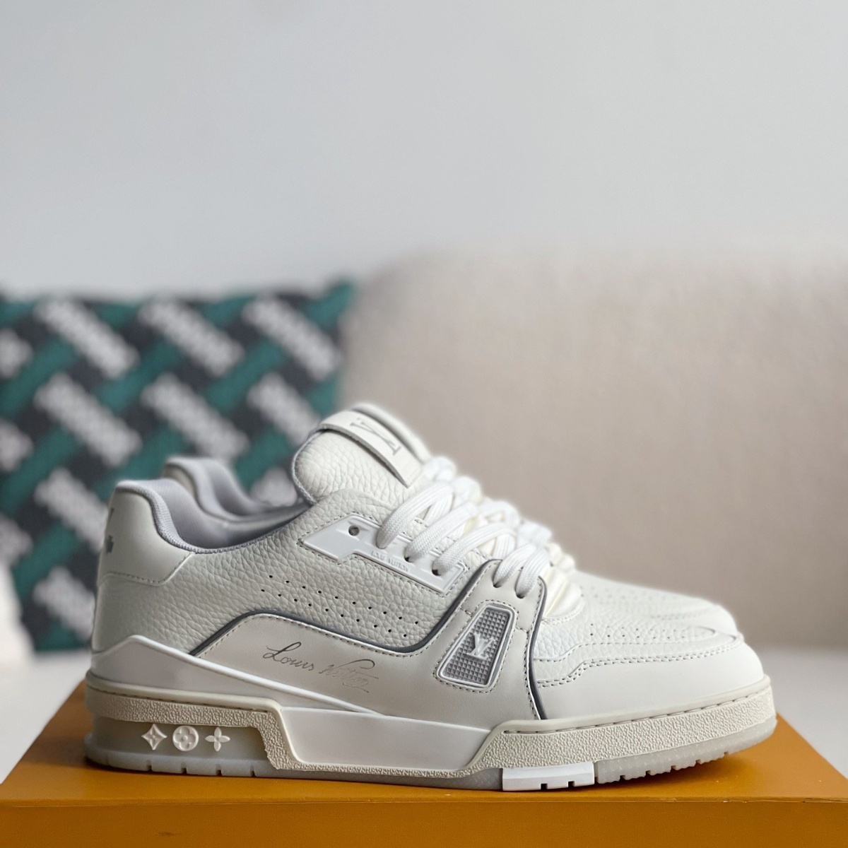 Cream White Grey Signature