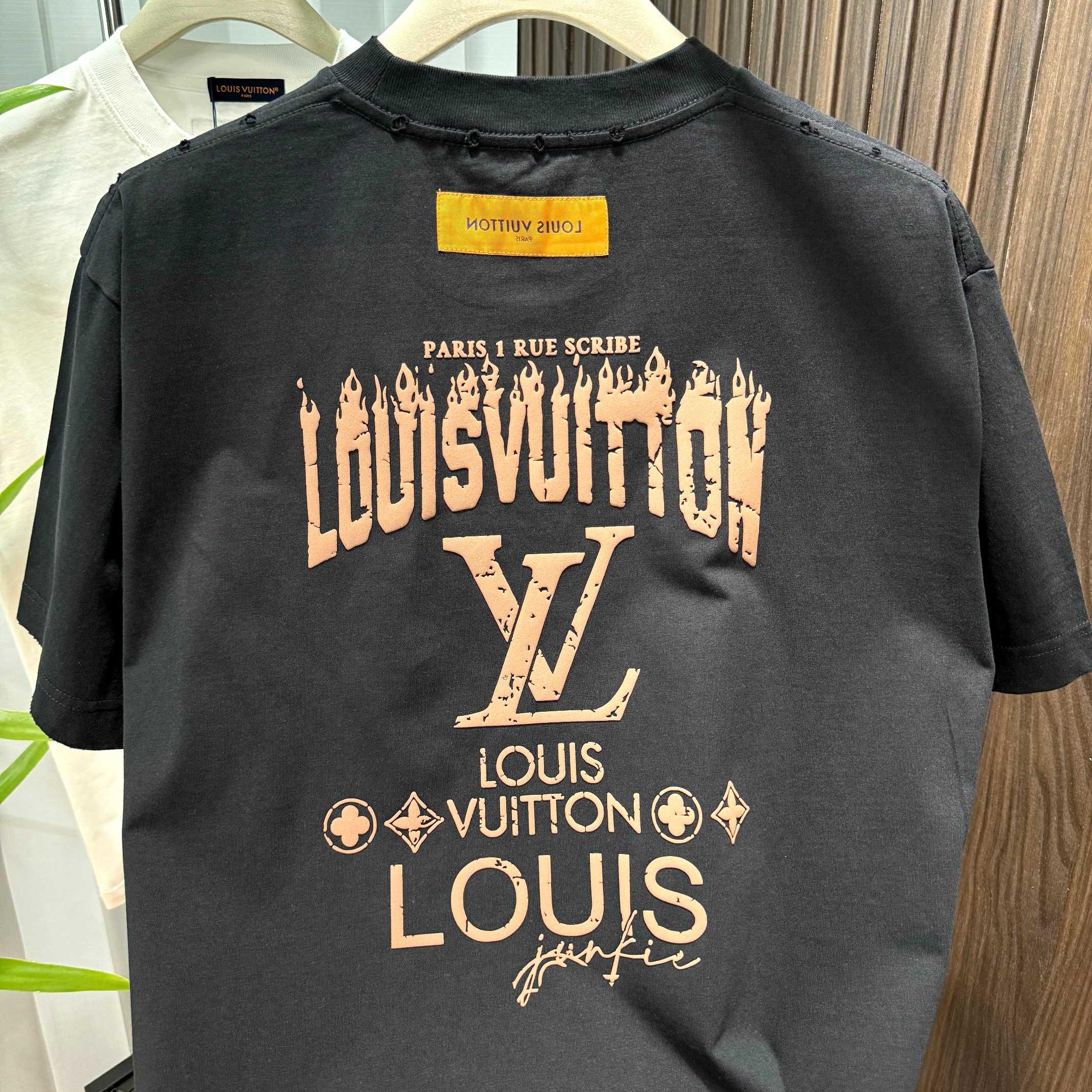 Distressed washed short-sleeved T-shirt